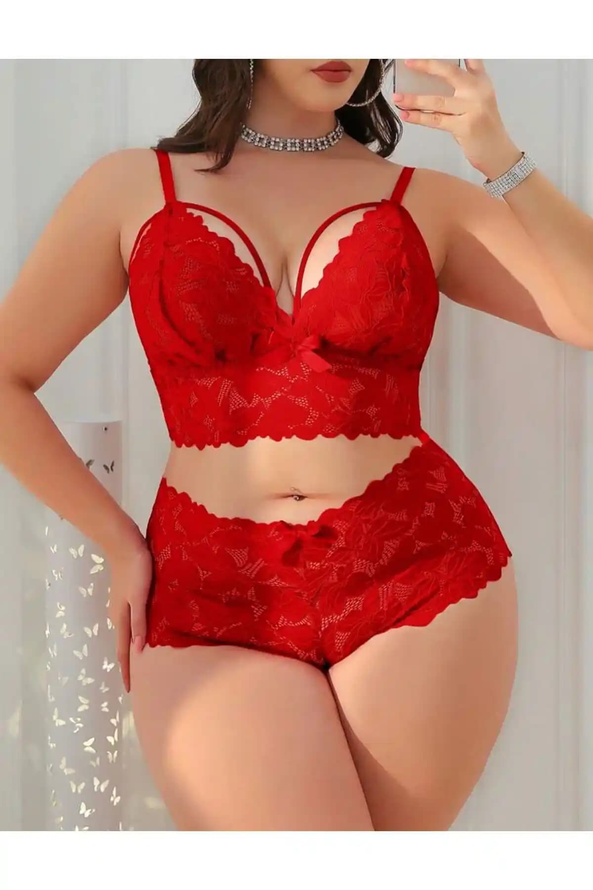 Arona Lingerie Transparan Sütyen Takımı: Şıklık ve Konforu Bir Arada Sunan Modern Tasarım