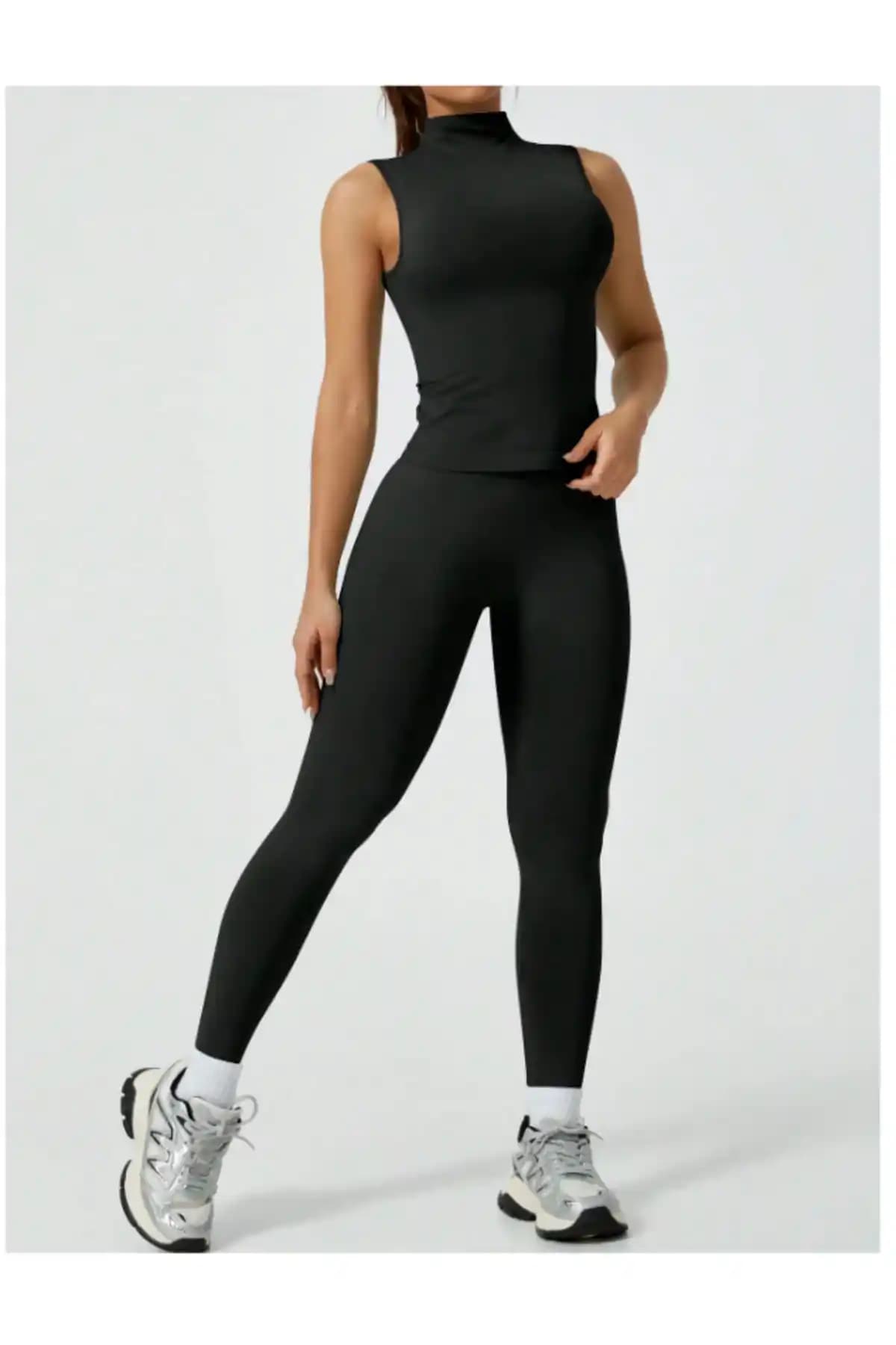 Blck & Premium Spor Yarım Balıkçı Body: Modern ve Fonksiyonel Tasarım ile Şıklık ve Rahatlık