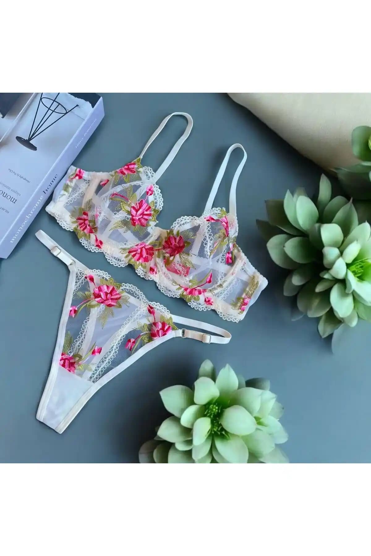 CES'Y Large Beden Dantelli Brode Sütyen Takımı Şıklık ve Konforun Birleşimi