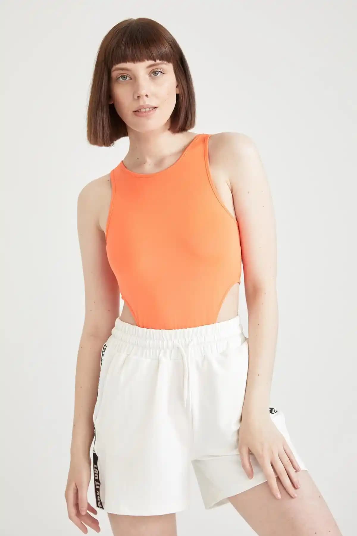 Defacto Fit Slim Fit Tulum Modern Tasarım ve Konfor Sunan Spor Günlük Giyim Seçeneği