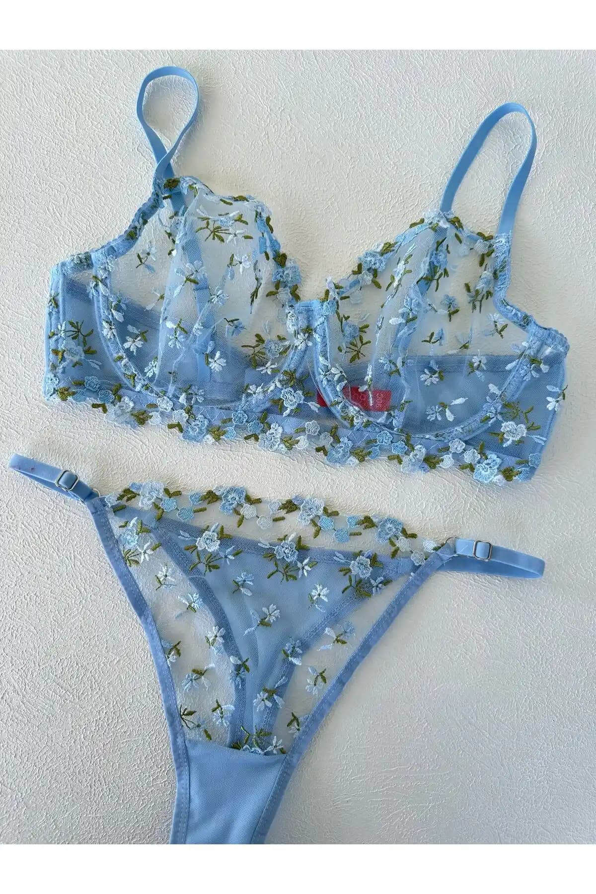 Dem Merys Büyük Beden Çiçekli Mavi Sütyen Takımı: Estetik ve Konforun Buluşması