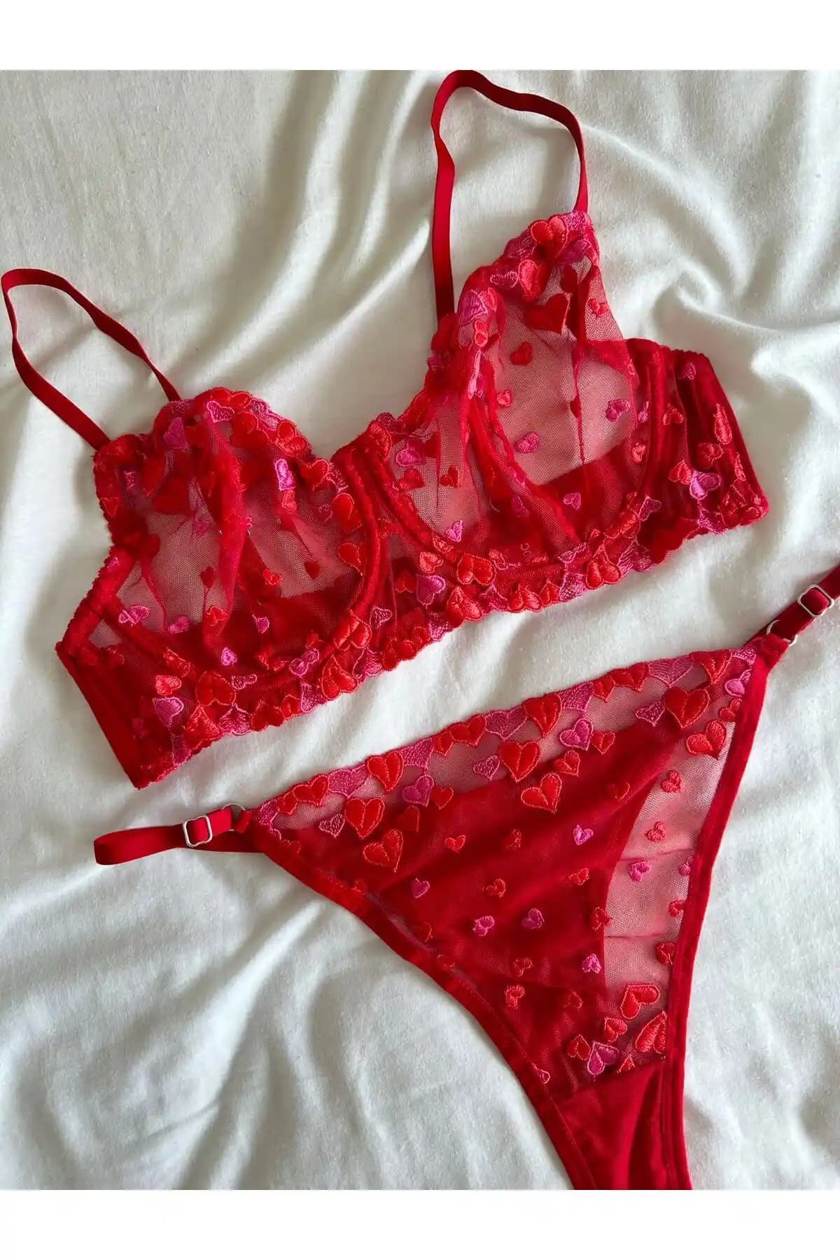 Dem Merys Kırmızı Kalpli Sütyen Takımı Büyük Beden ve Şık Tasarımıyla Gündüz ve Gece Kullanımı İçin Ideal