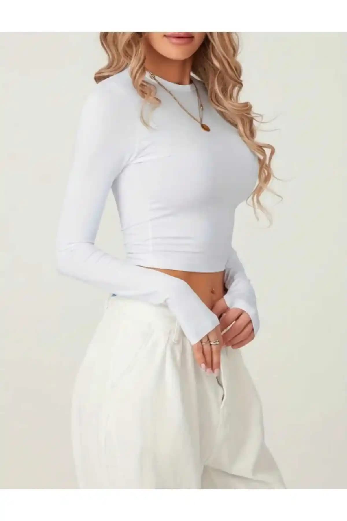 GARDIROZA Beyaz Parmak Detaylı Spor Body Kadınlar İçin Şık ve Rahat Spor Giyim Seçeneği