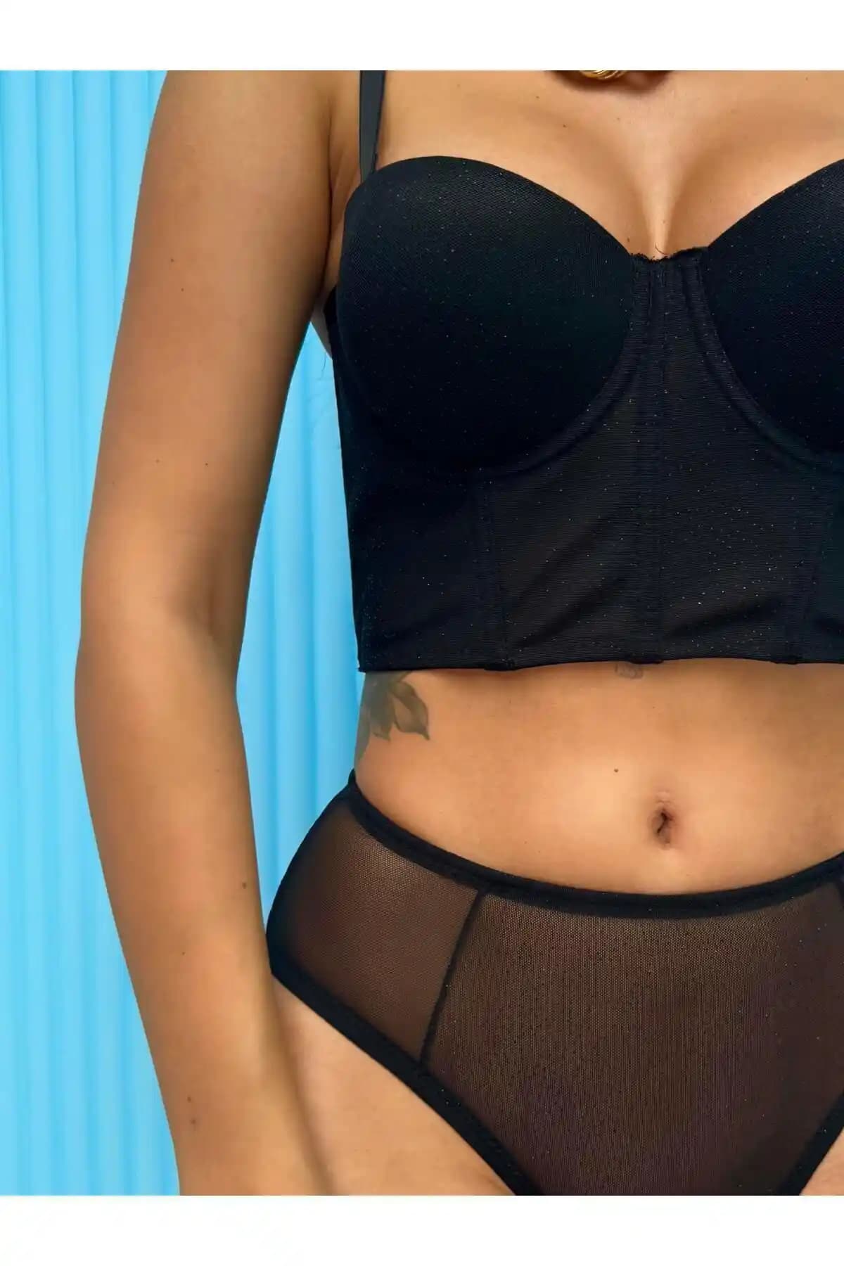 Genel Markalar Destekli Siyah Hologram Büstiyer Takımı İncelemesi ve Özellikleri