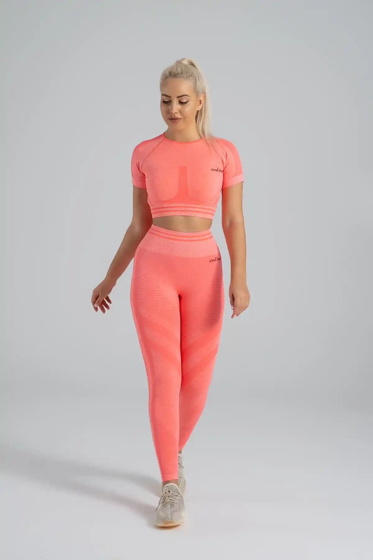 GYMXPRO Dikişsiz Toparlayıcı Sporcu Kısa Üst: Modern ve Fonksiyonel Spor Giyim Ürünü