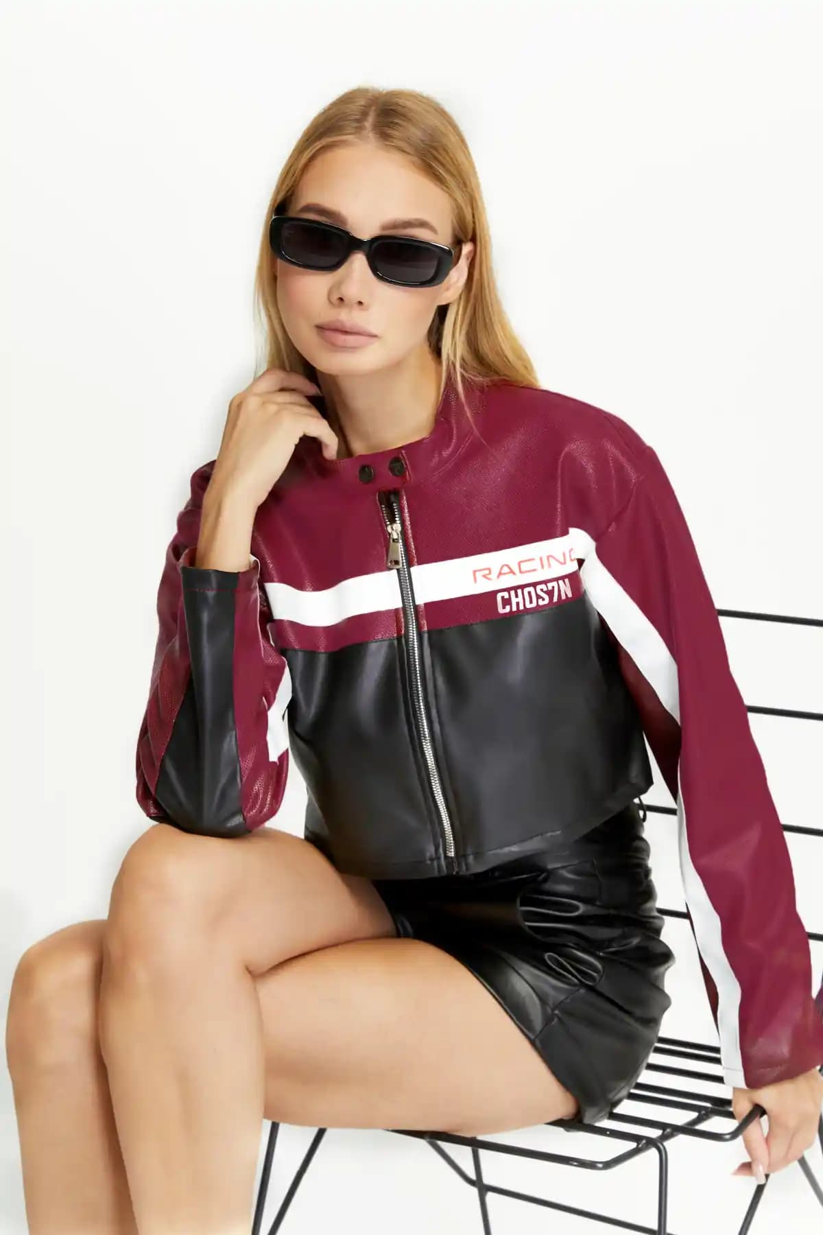 Kadın Kısa Oversize Motorcu Ceketi Modern Tasarım ve Fonksiyonellik Bir Arada