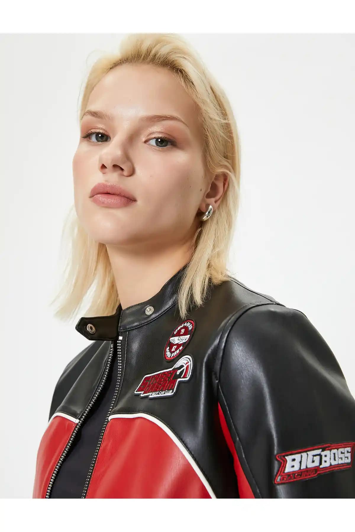 Koton Siyah Kadın Ceket Modern ve Sportif Tarzıyla Günlük Şıklık Sunar