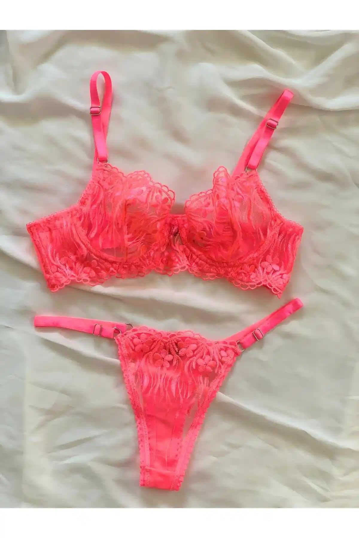 LA JOYA Neon Renk Soft Büyük Beden Takımı Modern ve Şık Tasarımıyla Günlük ve Özel Kullanım İçin Uygun