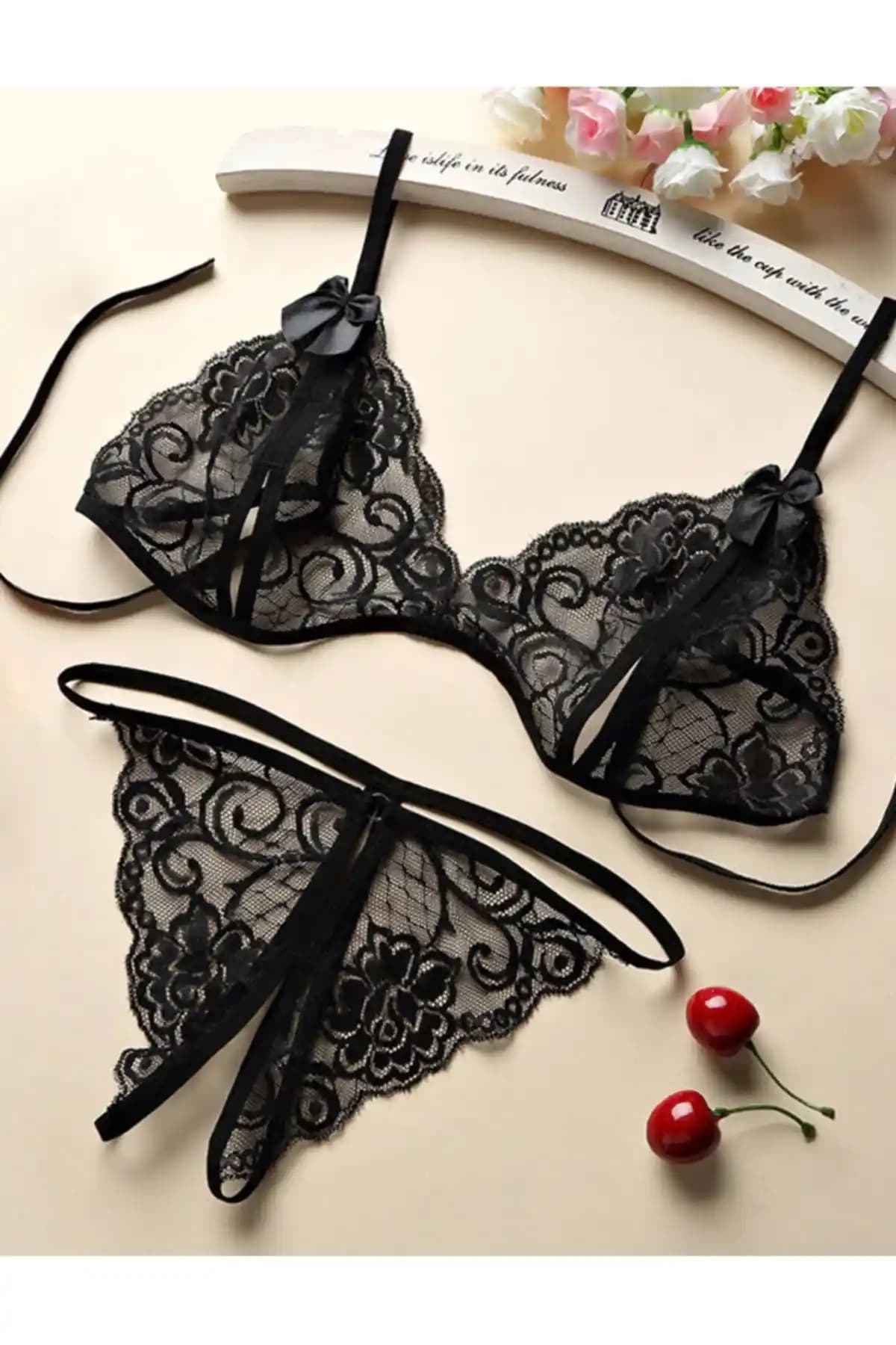 Liona Büyük Beden Siyah Dantelli Sütyen ve Külot Takımı: Şıklık ve Rahatlığın Buluşması