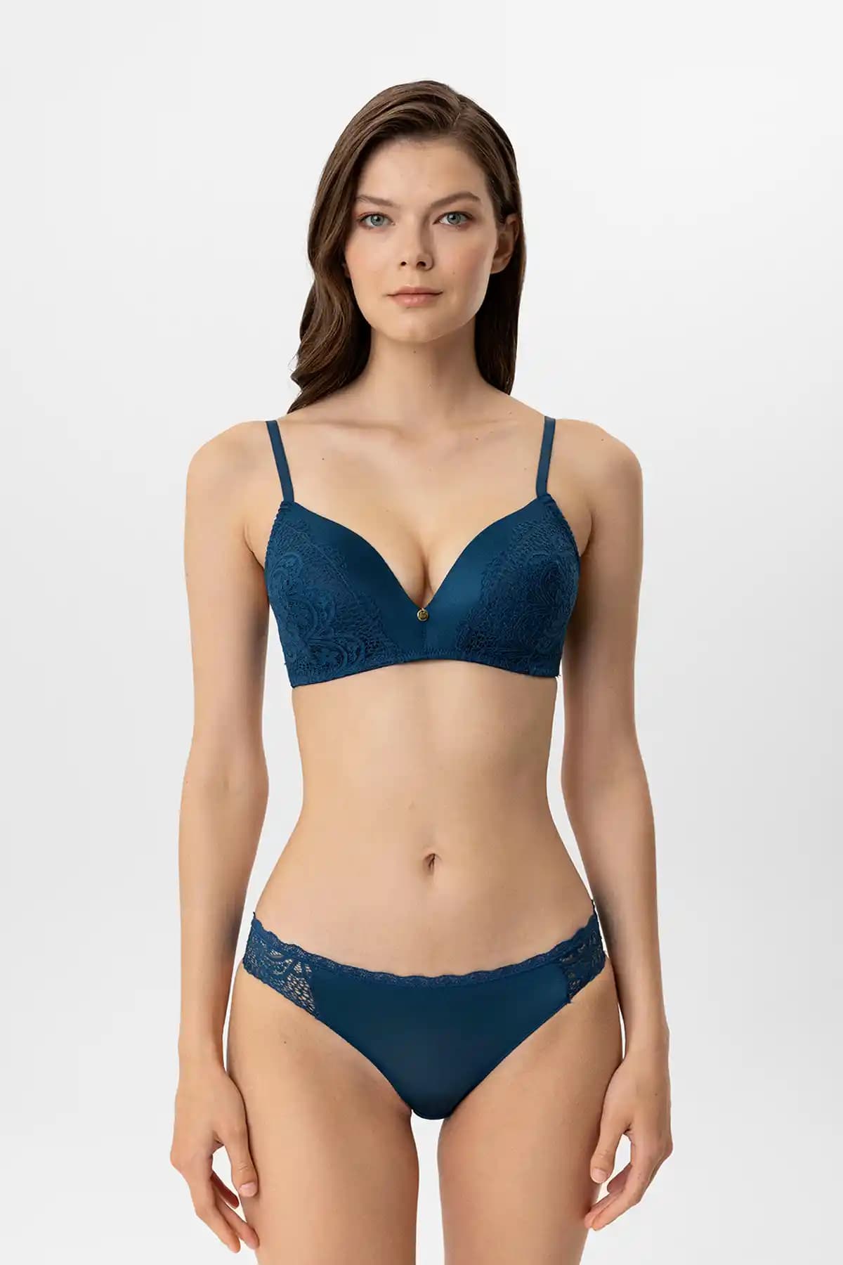 Pierre Cardin 4817 Venedik Balensiz Sütyen Takımı Modern Kadınlar İçin Şık ve Konforlu Tasarım