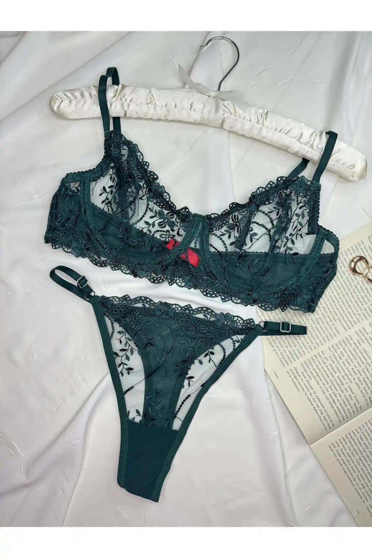 Rozenin Lingerie Büyük Beden Dantelli Transparan Sütyen Takımı Şıklık ve Konfor Bir Arada