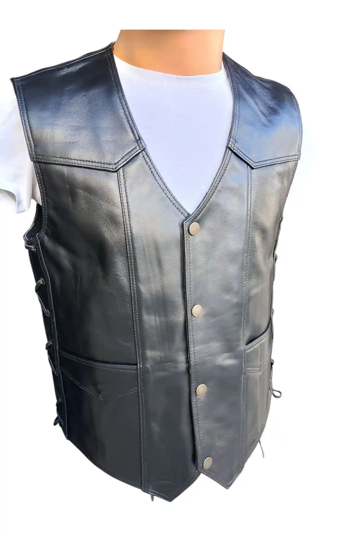 Savran Deri Hakiki Deri Siyah Motorcu Yeleği: Şık ve Dayanıklı Tasarım Özellikleri