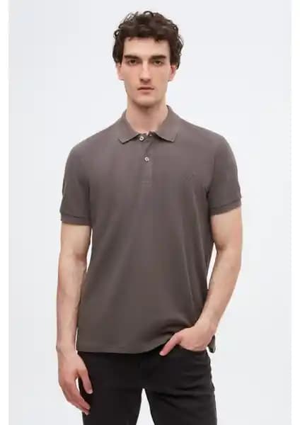 D'S Damat Antrasit ve Pierre Cardin Zümrüt Polo Tişört Modelleri Karşılaştırması