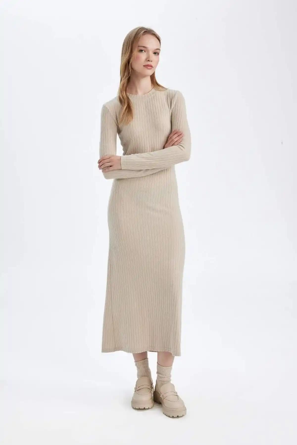 Defacto Bodycon Bisiklet Yaka Uzun Kollu Maxi Elbise - Şık ve Rahat Tasarım