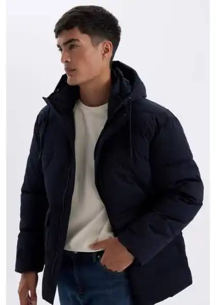 DeFacto Slim Fit Dar Kesim Astarlı Kapüşonlu Fermuarlı Çift Cepli Kışlık Şişme Mont