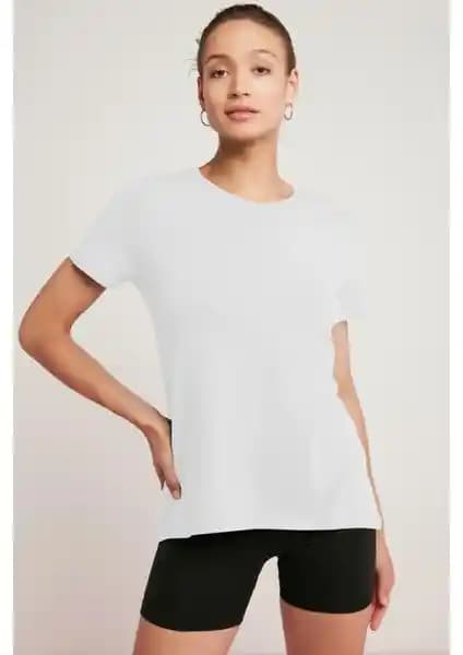 Ethiquet Tatum Kadın Pamuk Süprem Yuvarlak Yaka Comfort Fit Beyaz T-Shirt Özellikleri