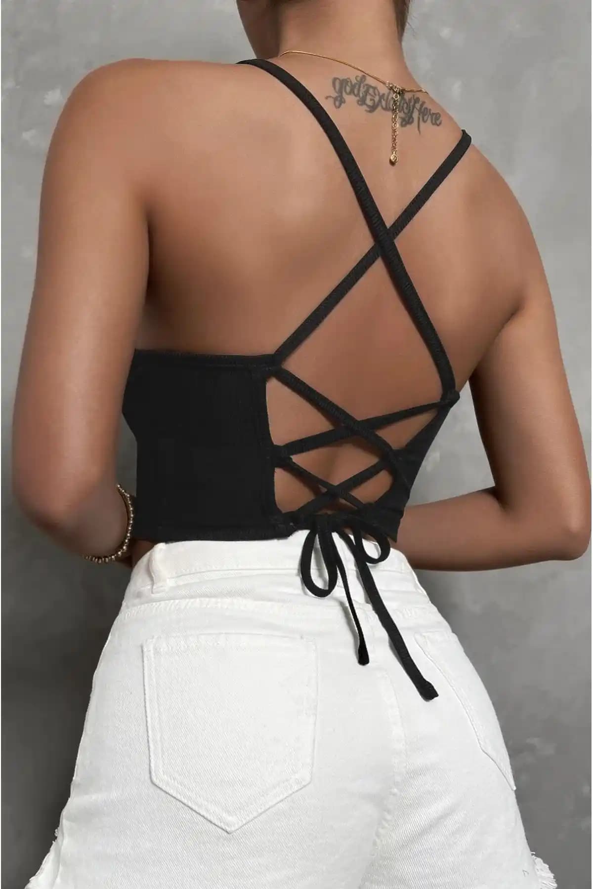 Kadın Siyah Kaşkorse Bağlamalı Detaylı Şık Crop & Bluz - Modern ve Rahat Tasarım