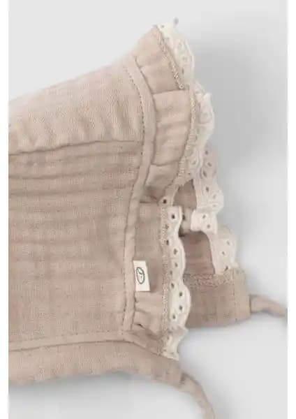 Little Gusto Brodeli Dört Katlı Organik Pamuk Müslin Fırfırlı İngiliz Bebek Şapkası Bej