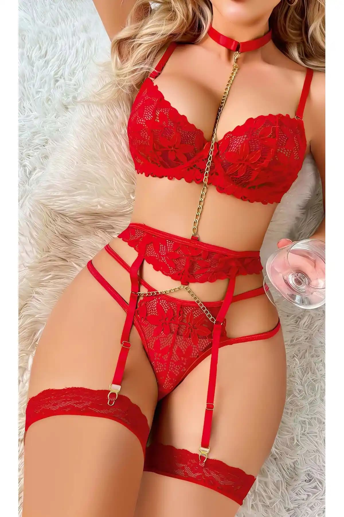 Veille Dantelli Zincirli Kırmızı Fantezi Jartiyer Takımı: Şıklık ve Konforun Buluşması