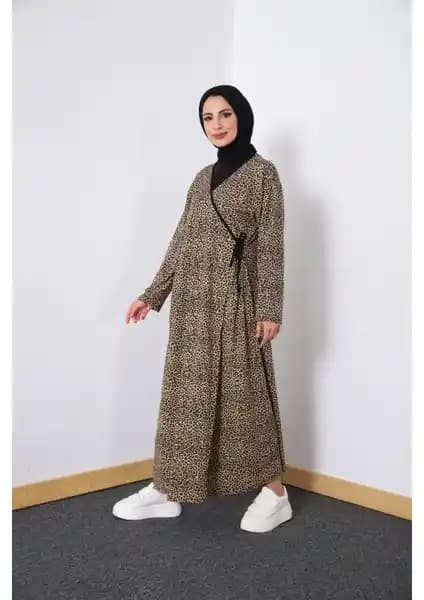 İki farklı namaz elbisesinin özellikleri ve kullanıcı yorumlarıyla karşılaştırması