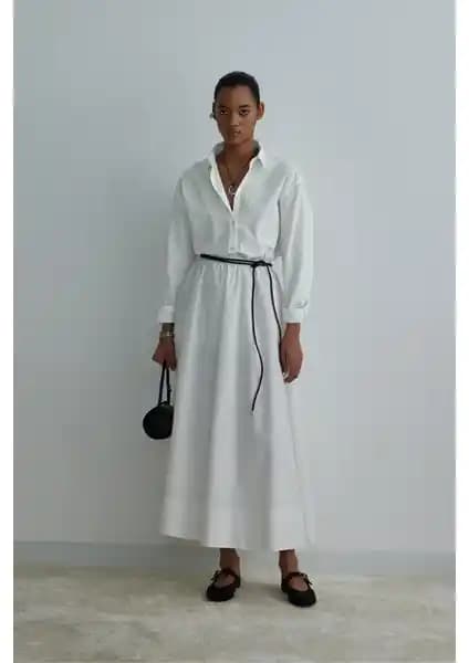 Kadın Etek Modelleri Karşılaştırması: Poplin ve Piliseli Ekru Eteklerin Özellikleri