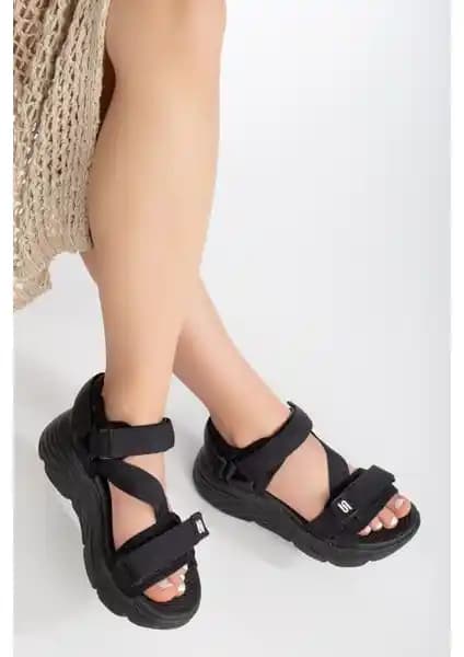 Kadın Spor Sandalet Modelleri Karşılaştırması: Konfor ve Dayanıklılık Analizi