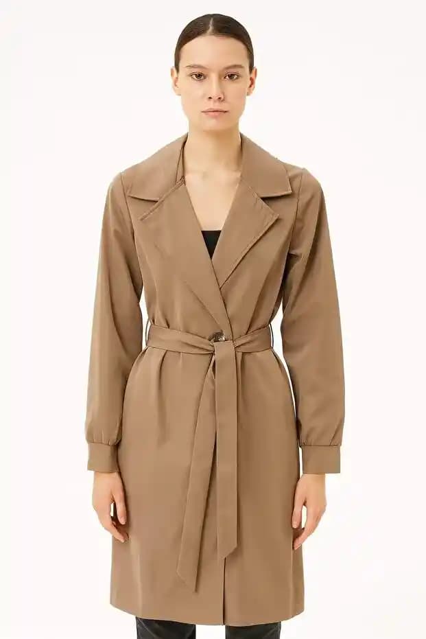 Kadın Vücut Tipine Uygun Kemerli ve Feminen Yün Kaban Modelleri ve Markaları