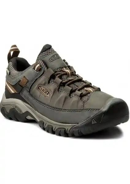 Keen Targhee III ve Salomon Xa Pro 3D V9 Erkek Outdoor Ayakkabıları Karşılaştırması