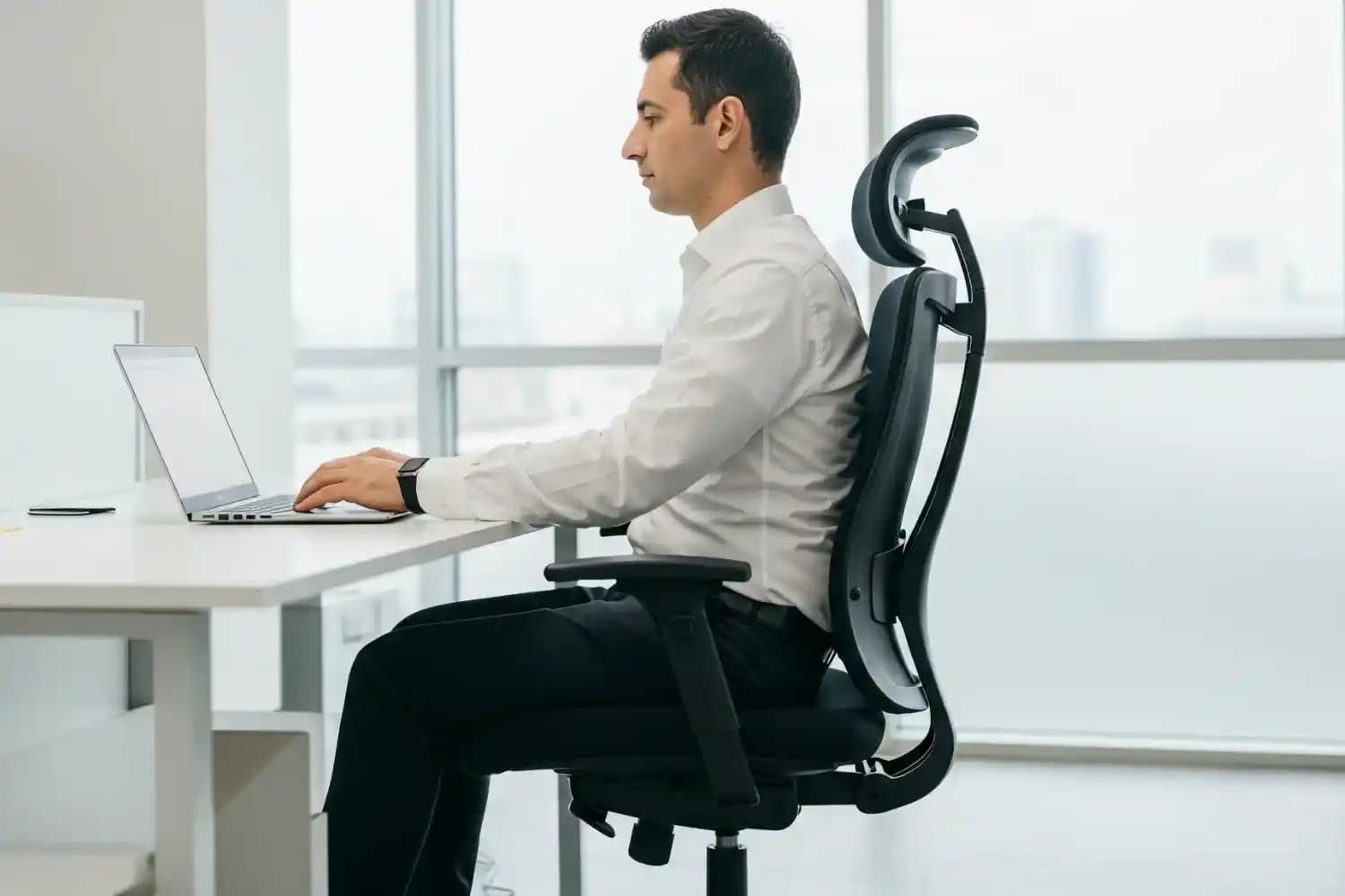 Ofise Dönüş İçin Bütçe Dostu Business Casual ve Smart Casual Giyim Rehberi