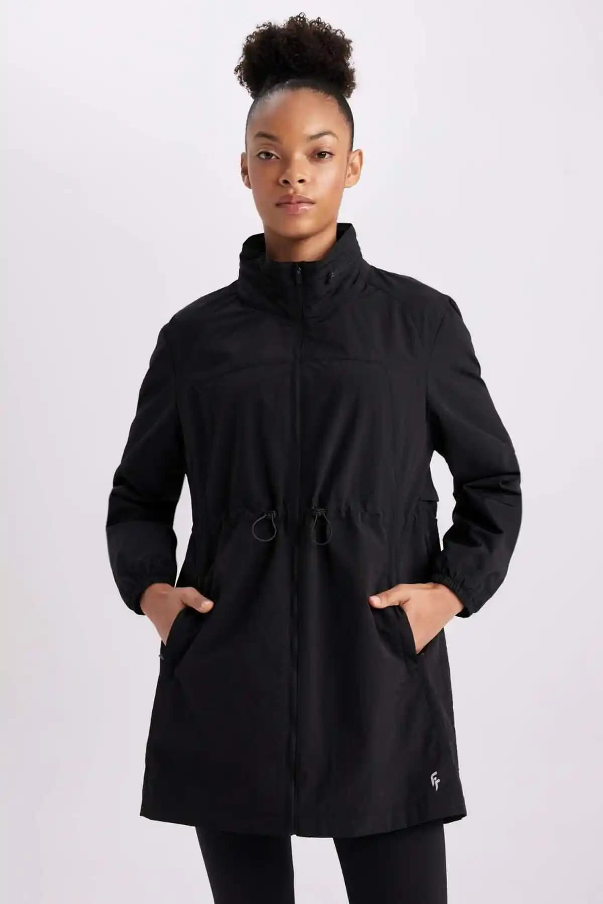 DeFactoDeFactoFit Su İtici Mont Modern Tasarım ve Fonksiyonellik Bir Arada