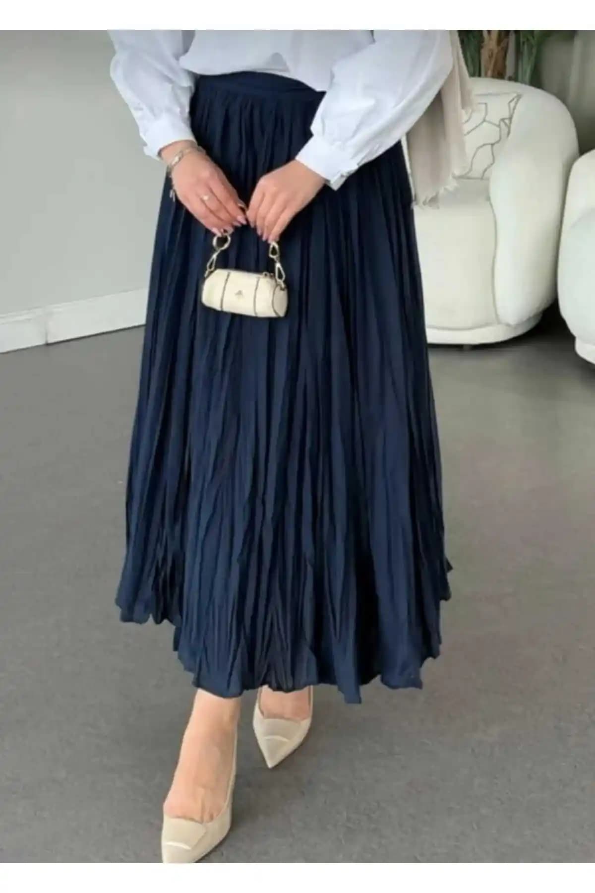 Kadın Kırışık Uzun Kloş Tesettür Etek: Şık ve Rahat Günlük Kullanım İçin