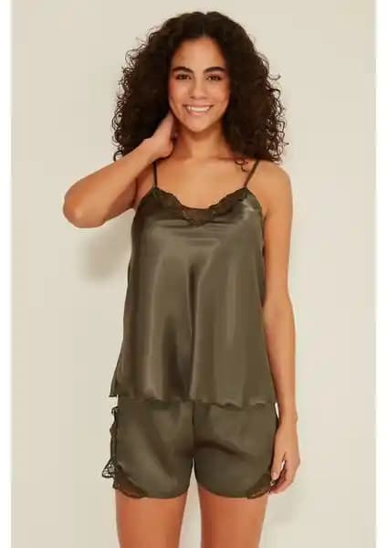 Kadınlar İçin Şık ve Konforlu Haki Saten Şortlu Gecelik Ürün Tanıtımı ve Özellikleri