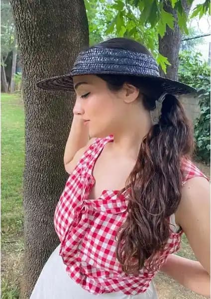 Laviyonsa Hasır Yazlık Vizör Şapka: Yaz Aylarında Şıklık ve Güneş Koruması İçin Uygun