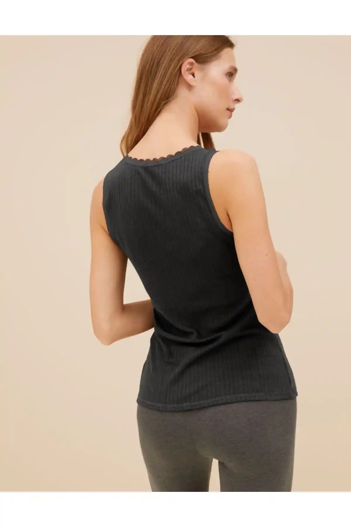 Marks & Spencer 2'li Termal Atlet Seti Konfor ve Şıklık Sunan Kış Giyim Parçası