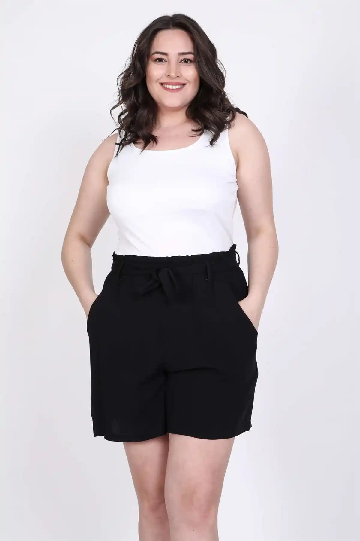 Myline Beli Lastikli ve Kuşaklı Şort Günlük Kullanım İçin Konfor ve Şıklık Sunar