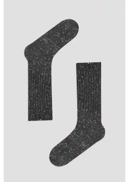 Penti Siyah Kalın Bot Çorabı: Kış Ayları İçin Sıcak ve Şık Bir Seçenek