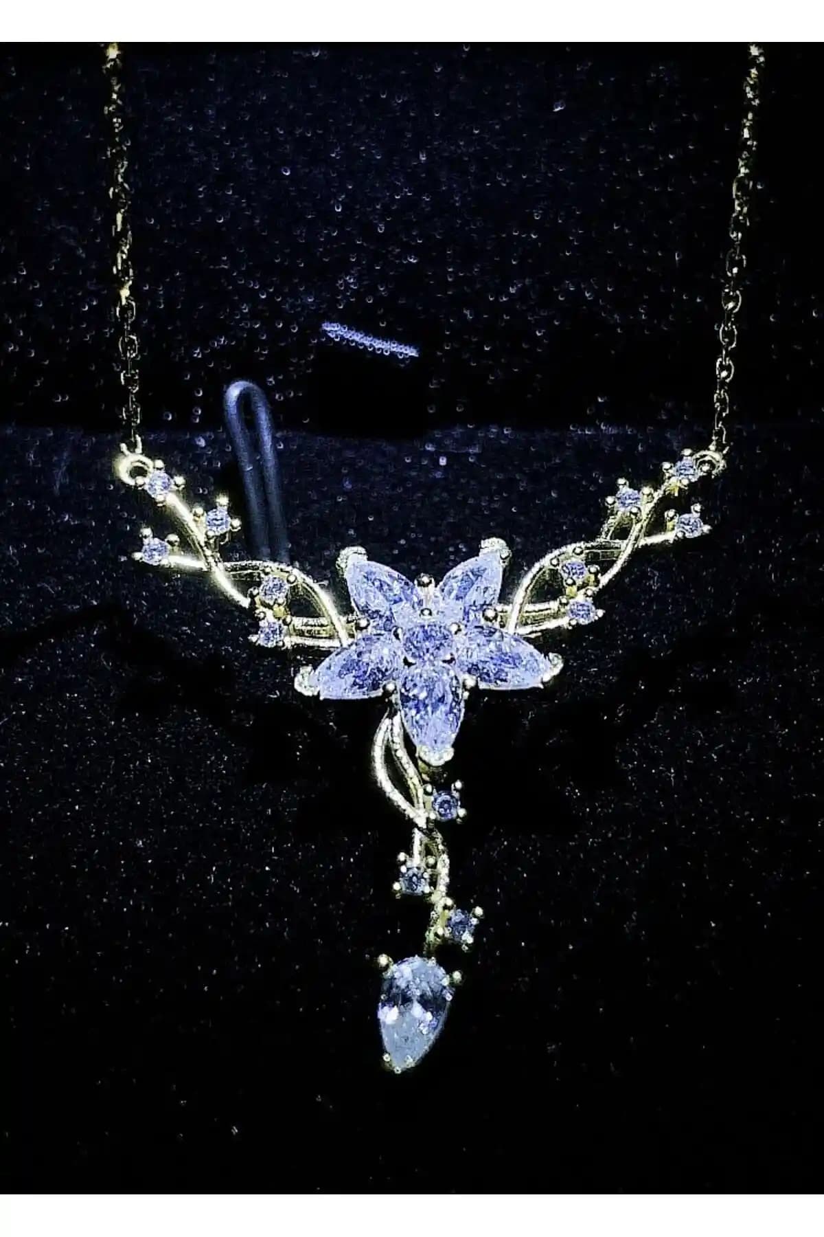 SARIASLAN Işıklı Kutuda Şarmaşık Çiçek Kadın Güçlü Gümüş Kolye Özellikleri ve Kullanım İpuçları