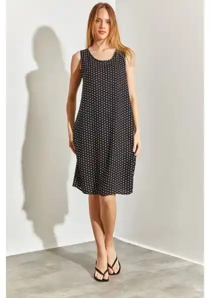 Shade Çiçek Desenli Viskon Elbise: Şıklık ve Konforun Uyumuyla Günlük ve Özel Kullanım