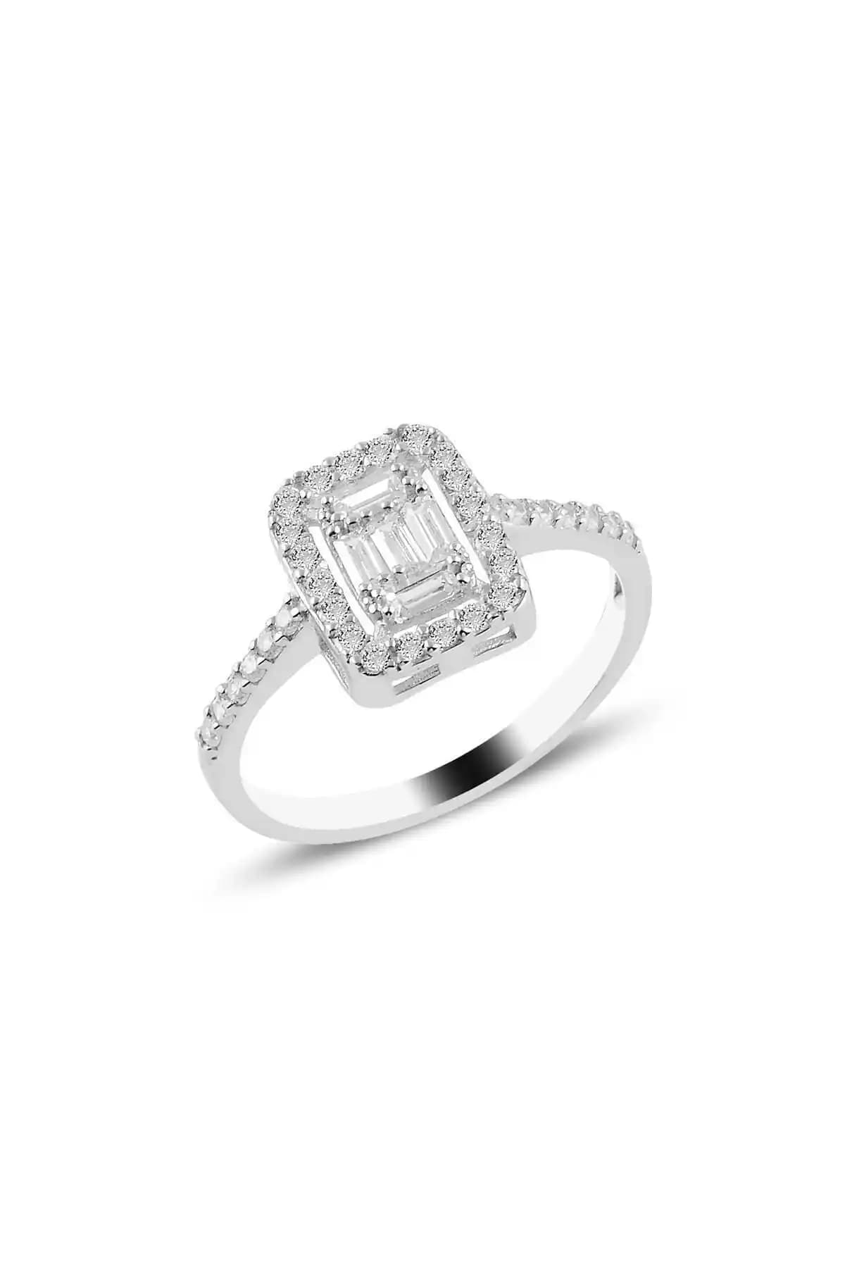 Söğütlü Silver Rodyumlu Gümüş Baget Taşlı Yüzük Estetik ve Dayanıklılık Sunar