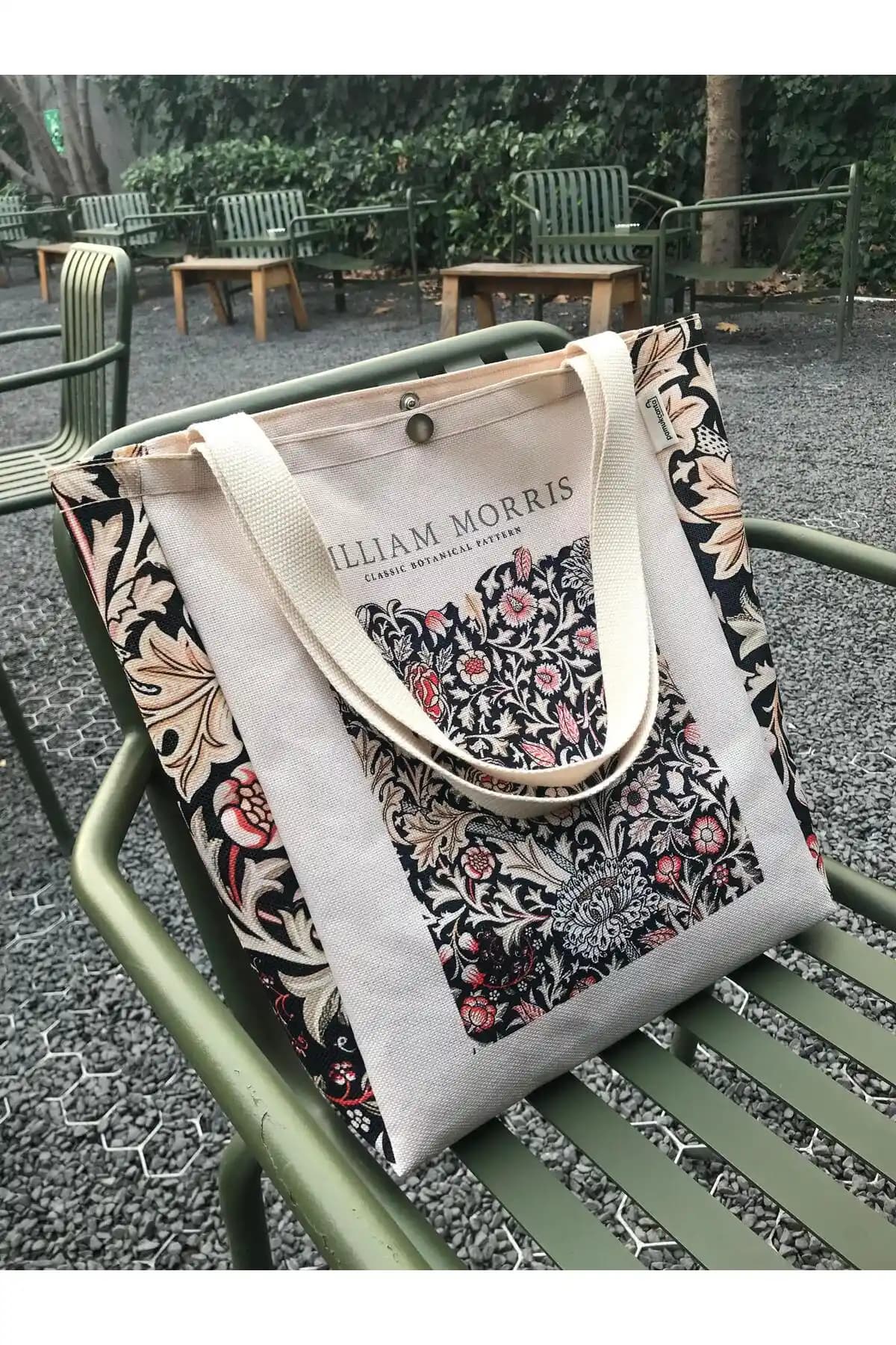 William Morris Kanvas Bez Çanta: Estetik ve Dayanıklılığı Bir Arada Sunan Günlük Aksesuar