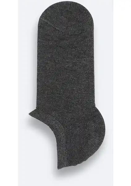 AVVA ve DeFacto Erkek Pamuklu Sneaker Çorapları Karşılaştırması