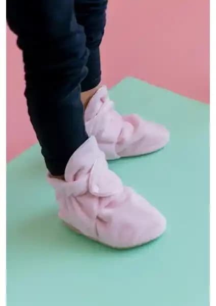 Bebekler İçin İlk Adım Ayakkabısı ve Panduf Karşılaştırması: Güvenlik ve Konfor Analizi