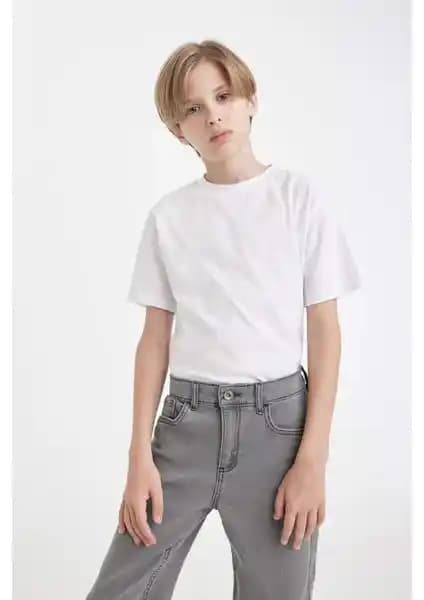 DeFacto Erkek Çocuk Tişörtleri Karşılaştırması: D8471A8NS ve K1687A624SM Özellikleri ve Farkları