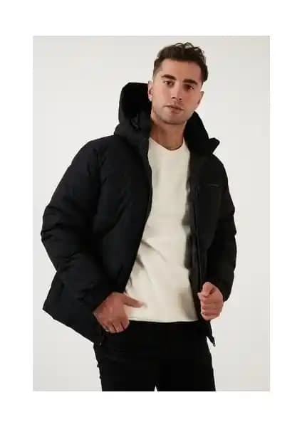 Jack & Jones ve Mavi Protech Erkek Şişme Montları Karşılaştırması