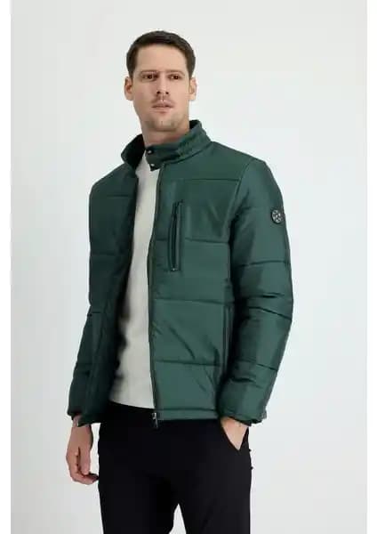 Kiğılı Dik Yaka Şişme Mont ve Riders By Lee Dik Yaka Mont Karşılaştırması