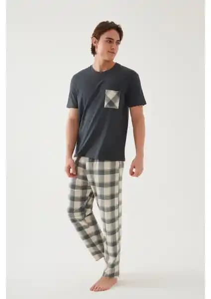 Koza İç Giyim Erkek Pamuklu Kısa Kollu ve Gömlek Yaka Pijama Takımları Karşılaştırması