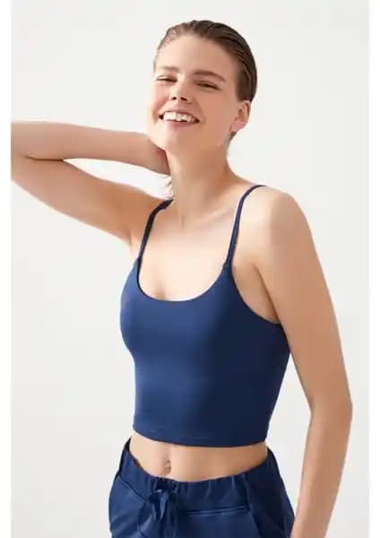 Los Ojos Kadın Lacivert Hafif Destekli Spor Sütyeni ve Sırt Detaylı Model Karşılaştırması