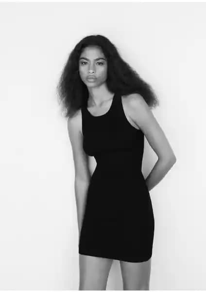 Mango ve U.S. Polo Assn. Kadın Elbiseleri Karşılaştırması: Stil ve Konfor Analizi