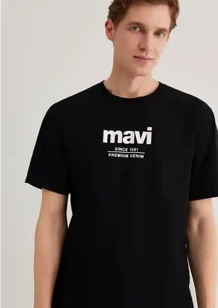 Mavi Marka Tişörtleri Karşılaştırması: Siyah Baskılı ve Yeşil Basic Modelleri