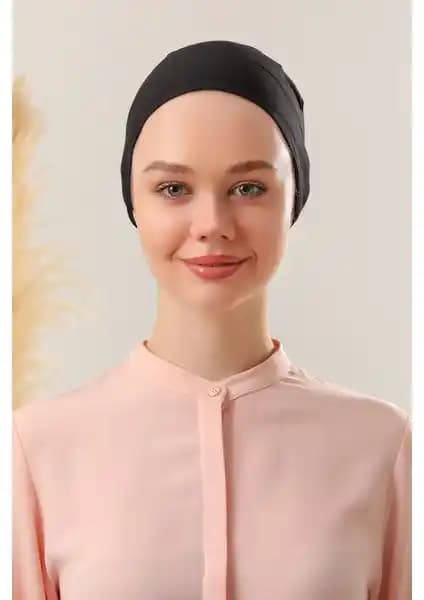 Melodi Scarf Dikişsiz Bağlamalı Penye ve Fırfırlı Bone Ürünlerinin Karşılaştırması